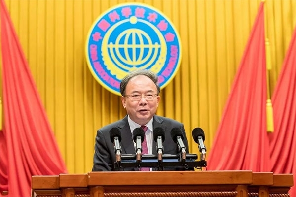 省委常委、市委書記李小敏在開幕式上講話
